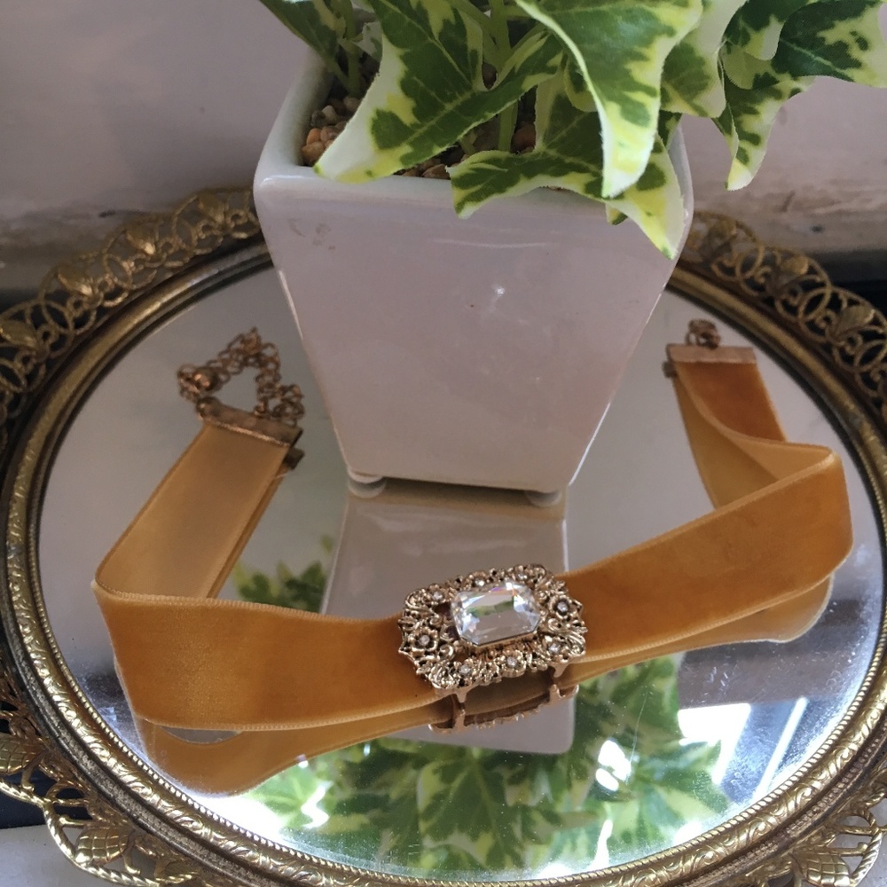 Mustard choker necklace